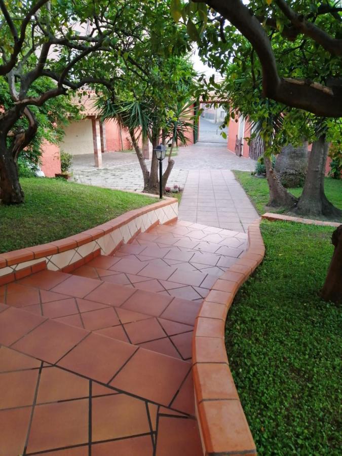 Piazza San Giorgio Hotel Dolianova Екстериор снимка