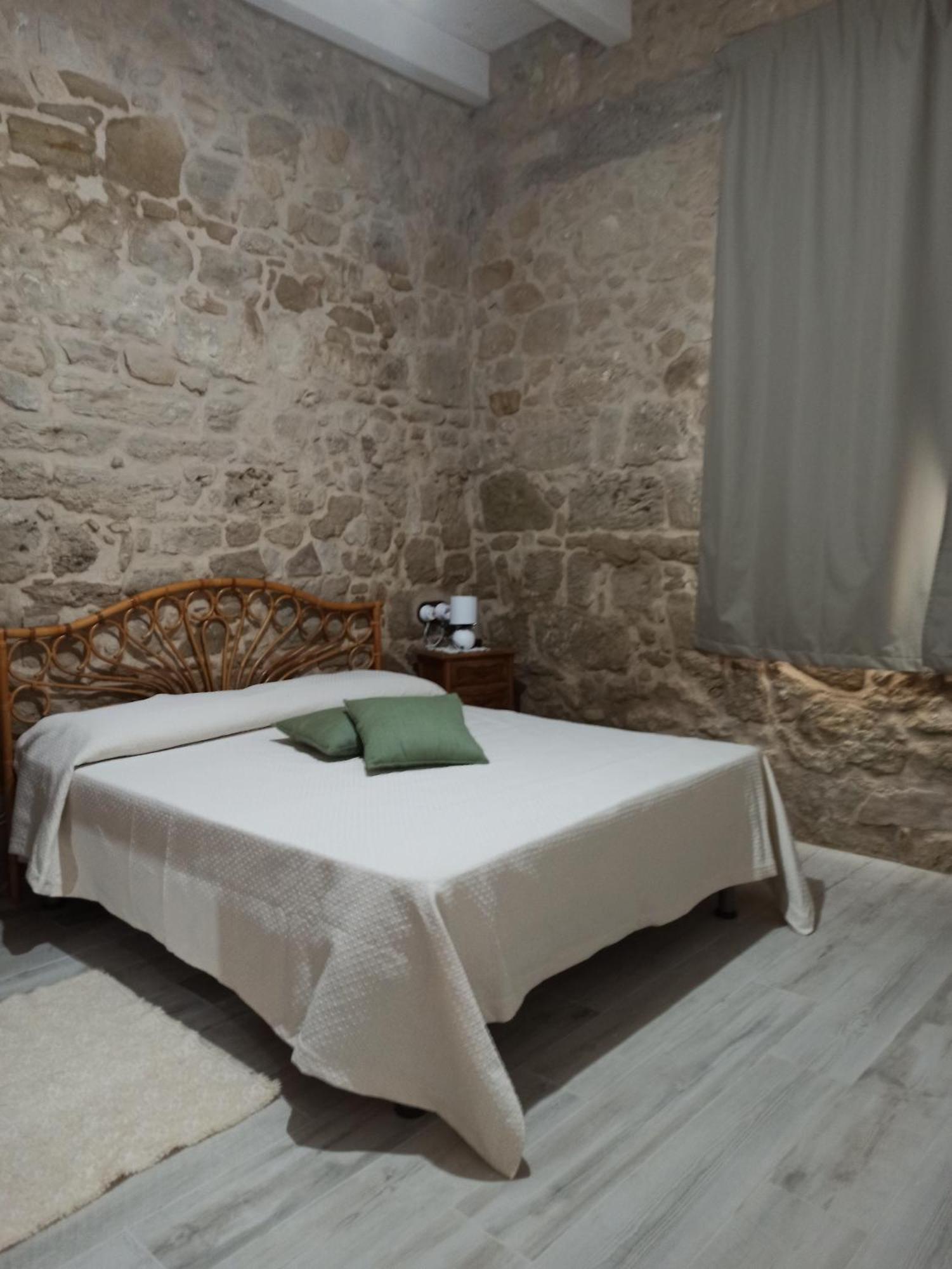 Piazza San Giorgio Hotel Dolianova Екстериор снимка