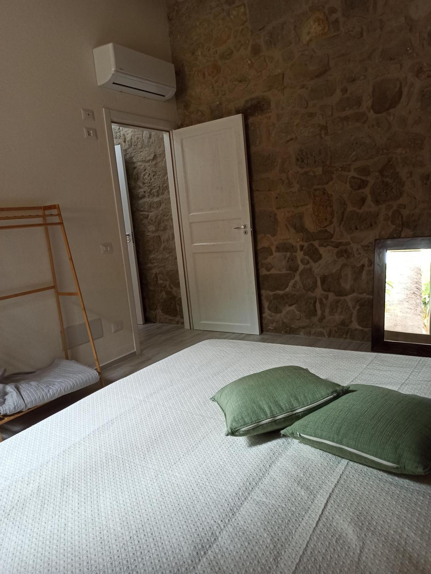 Piazza San Giorgio Hotel Dolianova Екстериор снимка