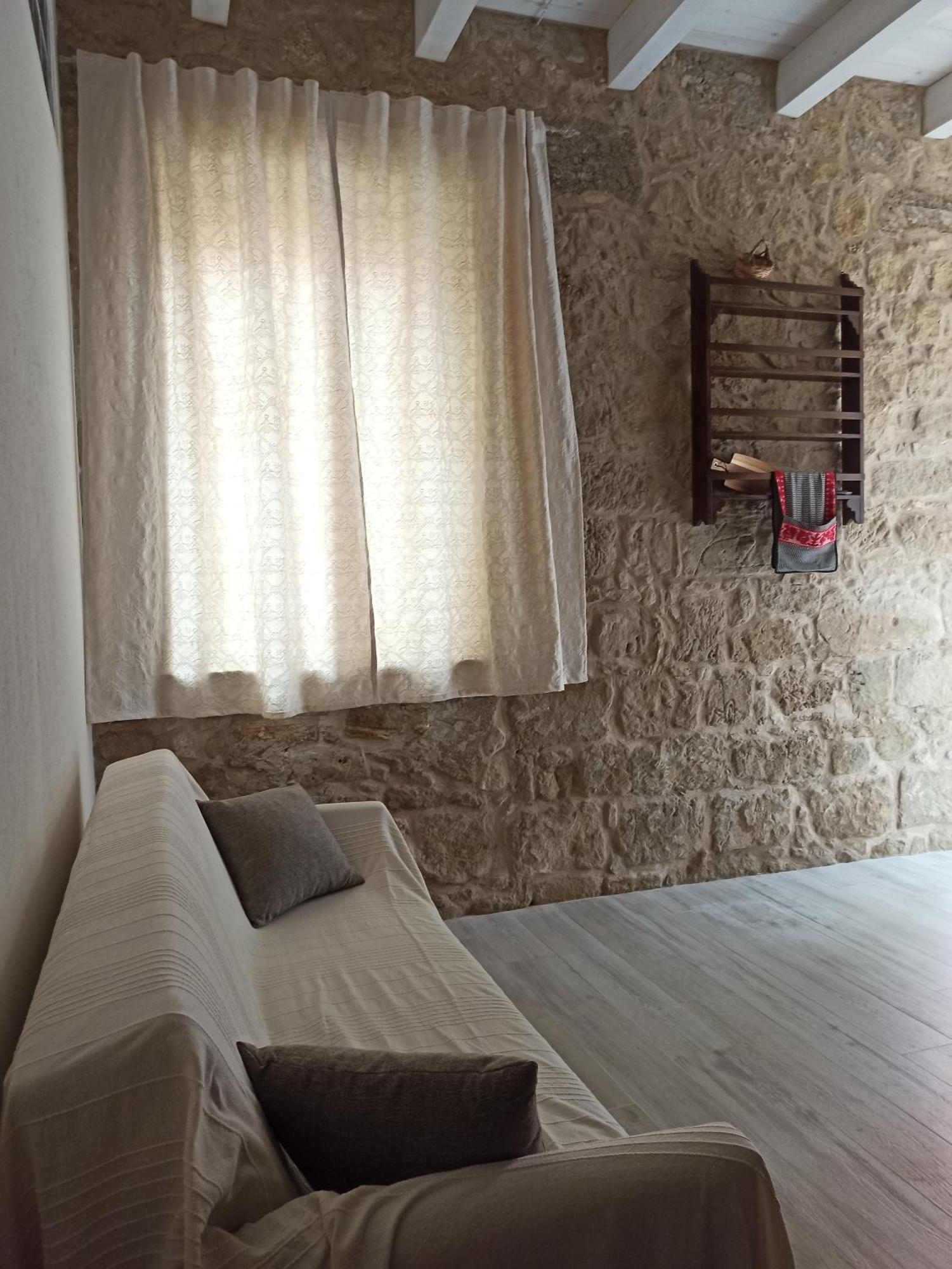 Piazza San Giorgio Hotel Dolianova Екстериор снимка