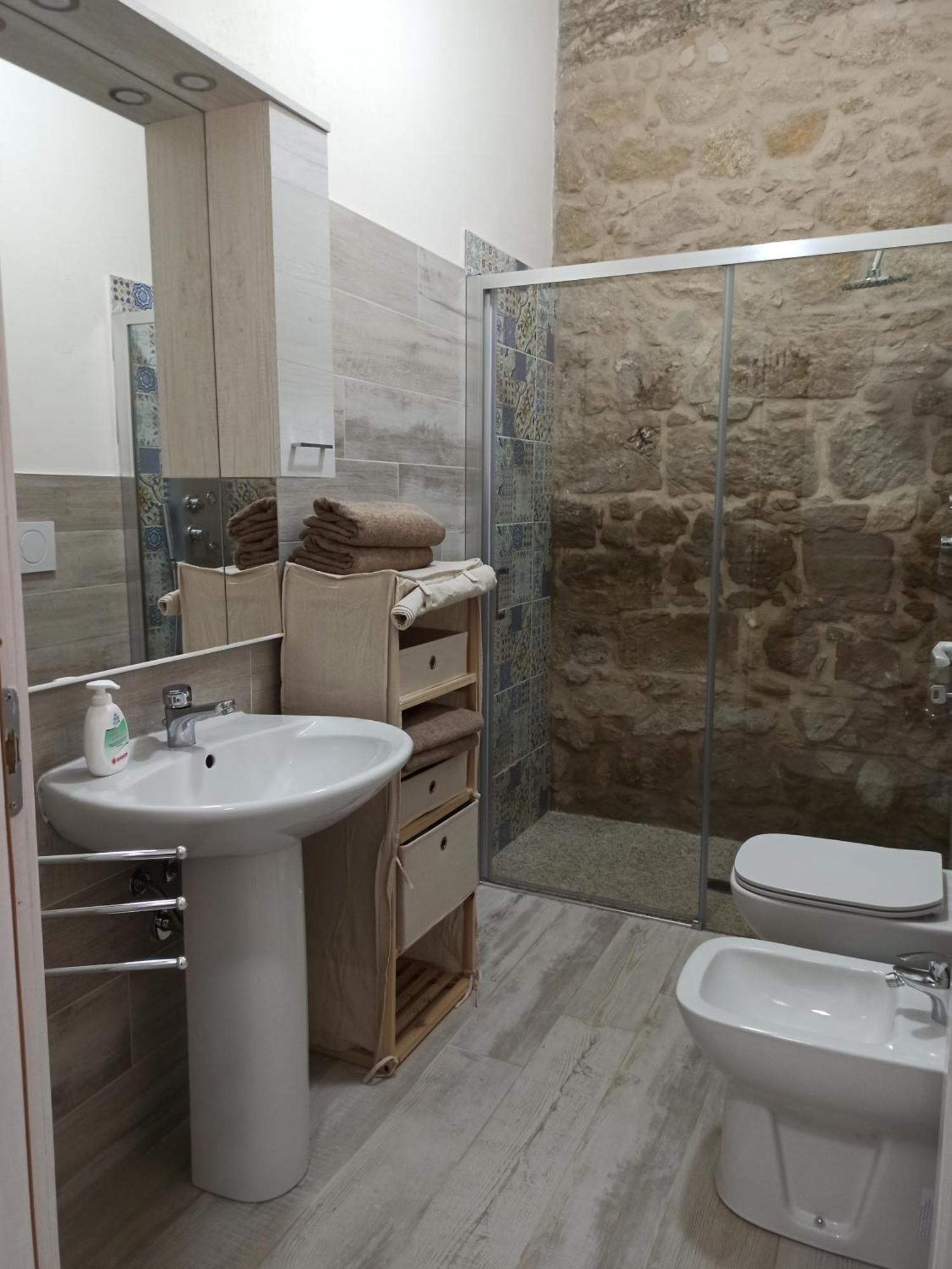 Piazza San Giorgio Hotel Dolianova Екстериор снимка