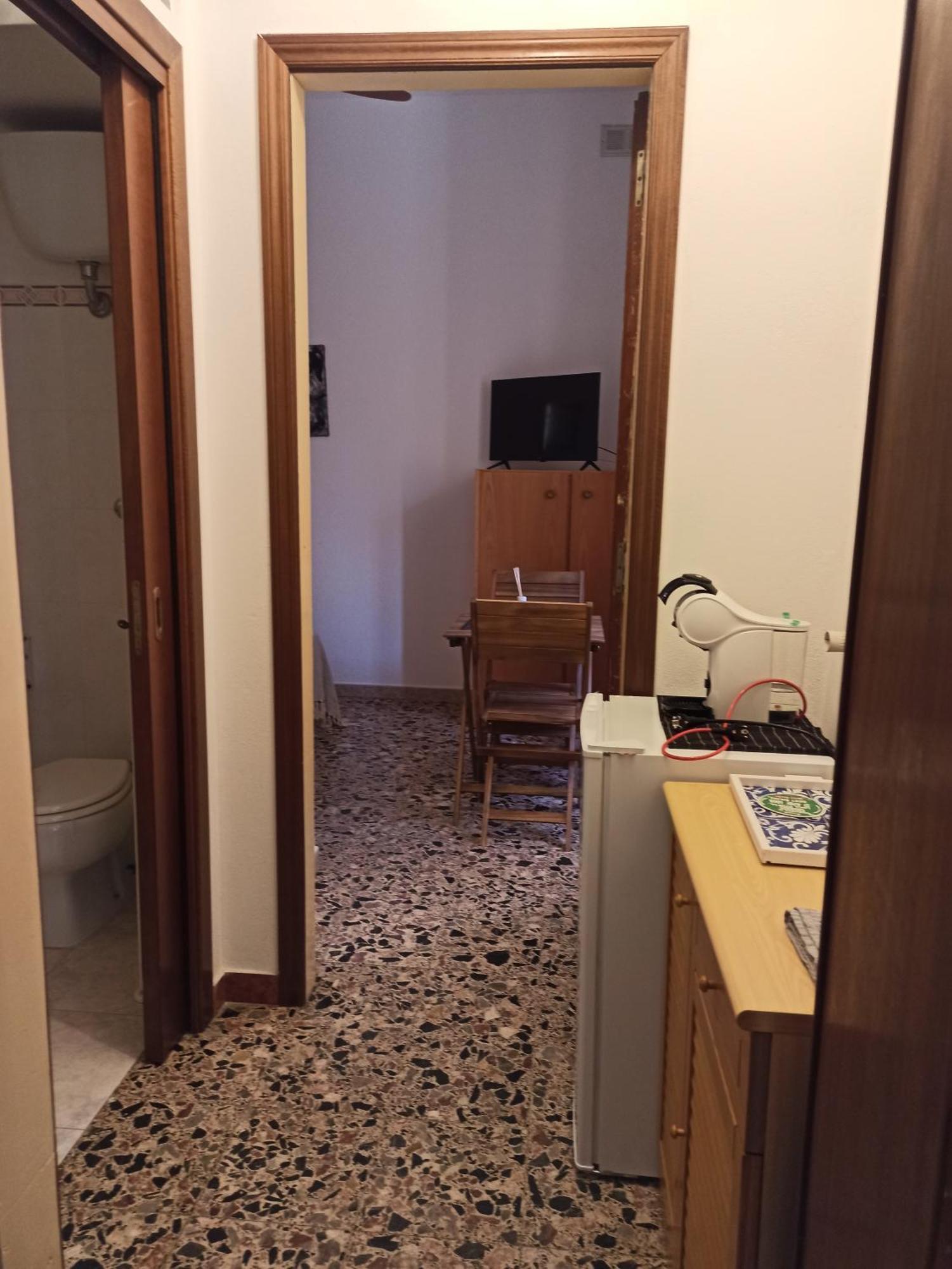 Piazza San Giorgio Hotel Dolianova Стая снимка