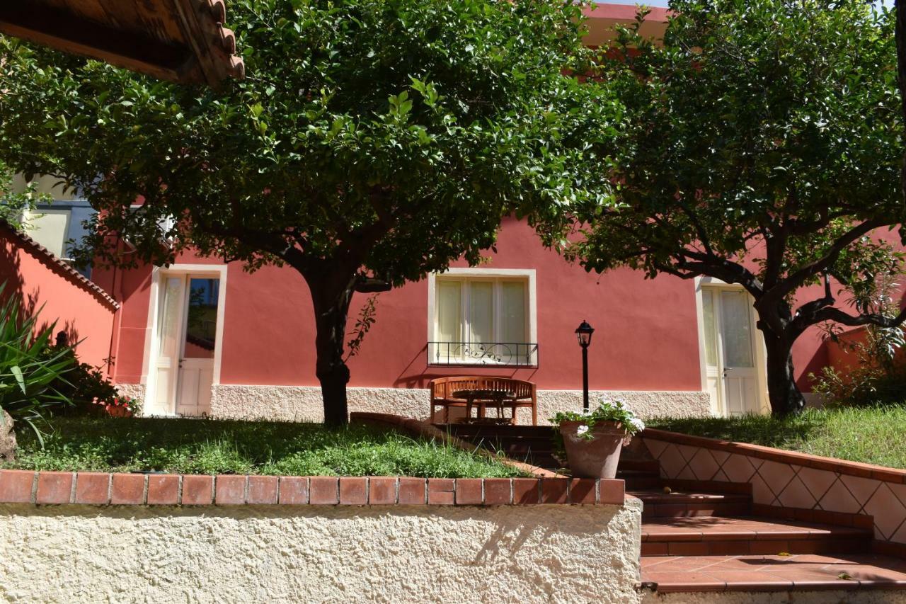Piazza San Giorgio Hotel Dolianova Екстериор снимка